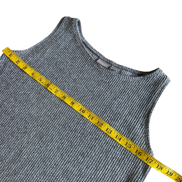 Chico’s Zenergy Gray Knit Sleeveless Tank Blouse Size 4/6 Textured Office Casual - Picture 5 of 6